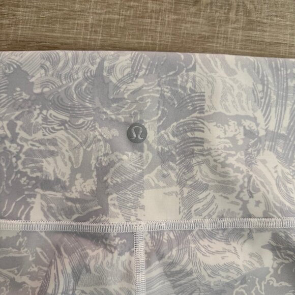 Lululemon Wunder Under Crop (Hi-Rise) 21" Eternal Wave White Leggings - Picture 8 of 10